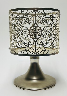 1  Bath Body Works SWIRL SNOWFLAKES & GEMS Pedestal Large Candle Holder Sleeve