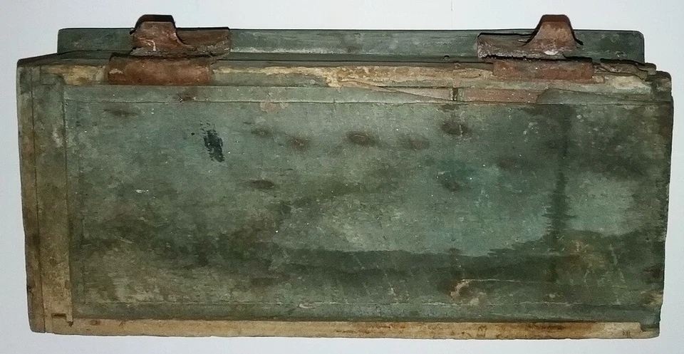 Antiga caixa de ferramentas de madeira para trator ou buggy, pintura verde desbotada original - Imagem 3 de 4