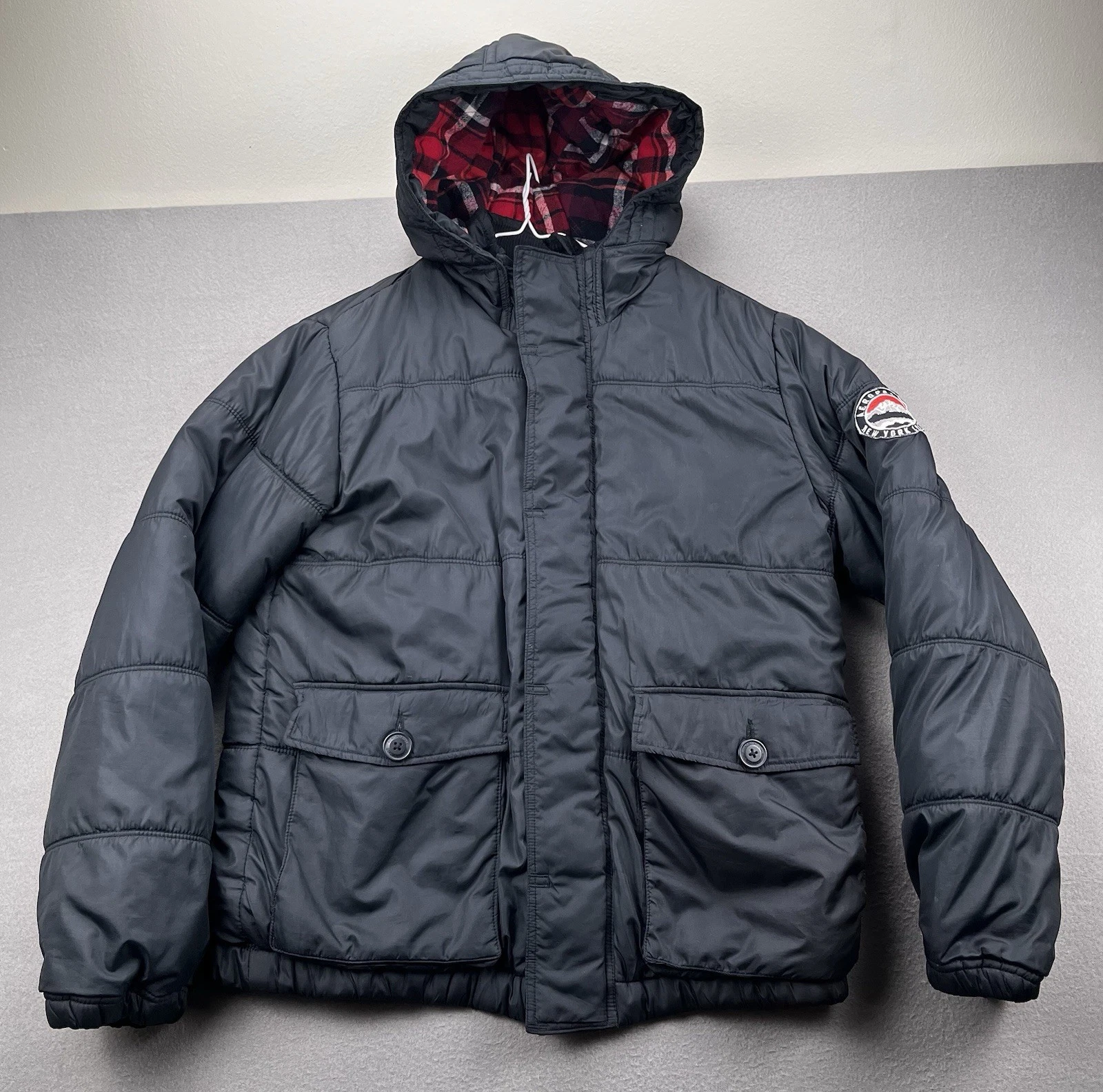 Aeropostale 1987 Hooded Puffer Coat Men’s Size Large Black With Red Plaid Lining
