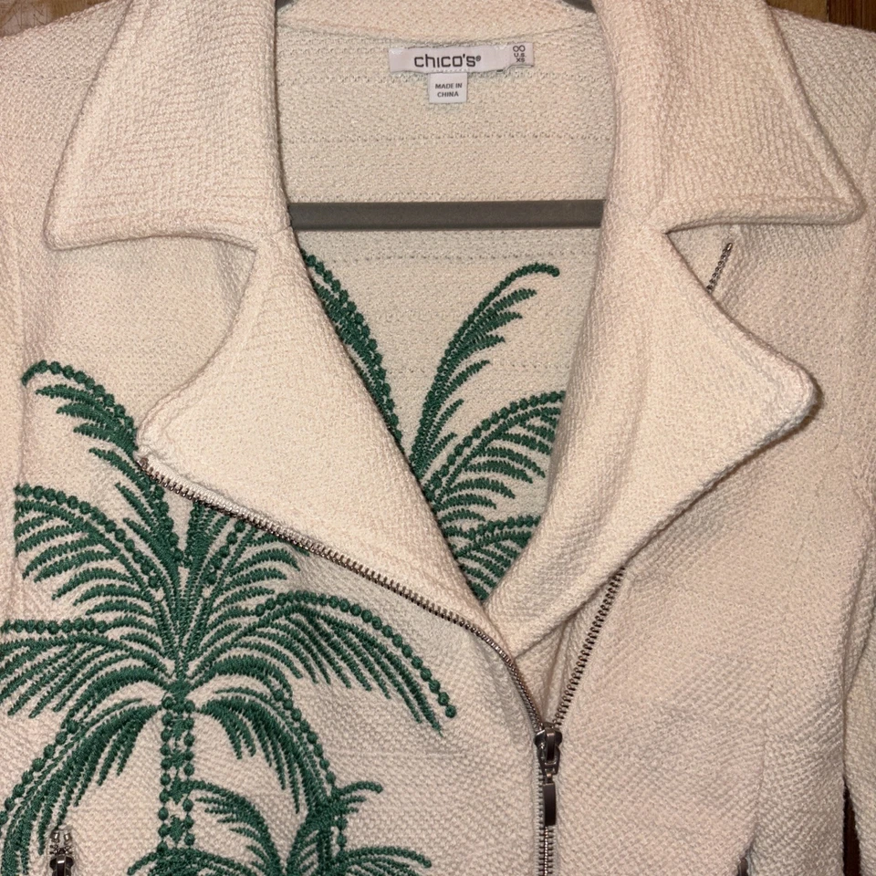 Chaqueta Chico’s Bordada Palmera Talla 00 US XSKnit Moto Bolsillos Cremallera Frontal Foto 4 de 4