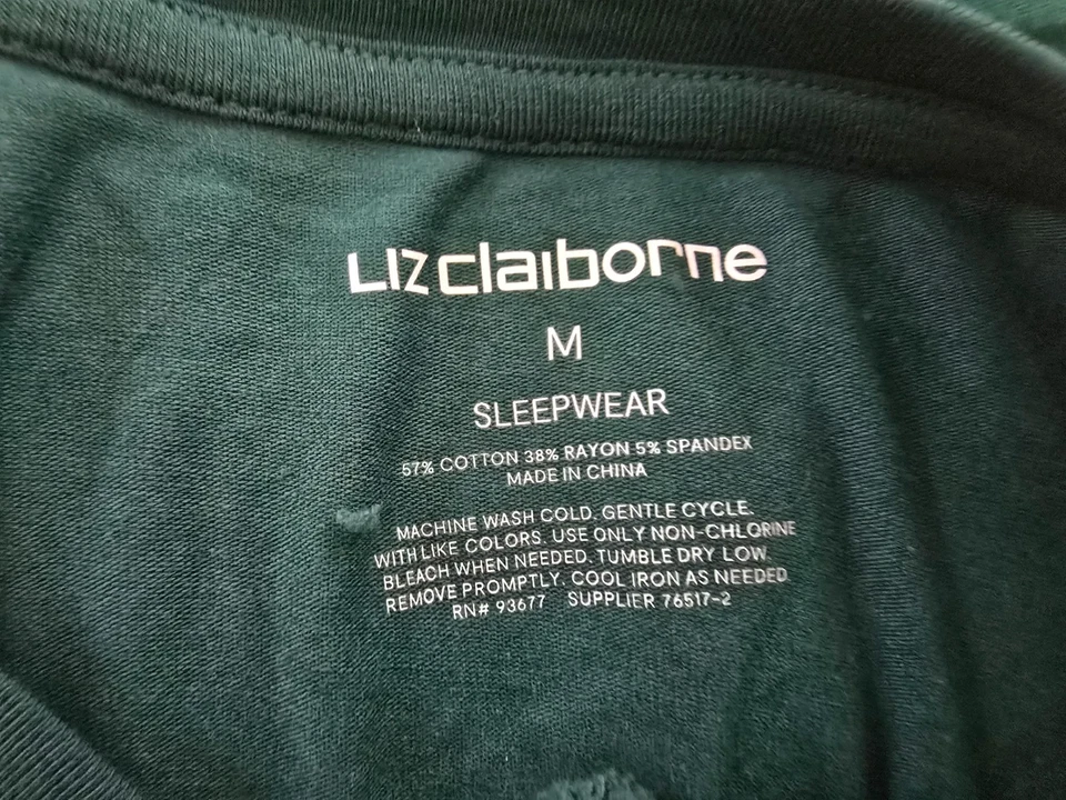 NEW Liz Claiborne 4 PC Sleep Set Green Plaid Pants Shirt Socks Blanket SZ/M $54 - Image 2 of 4