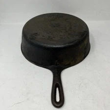 Vintage #8 Wagner Ware Cast Iron 10 1/2" Inch Chicken Fryer