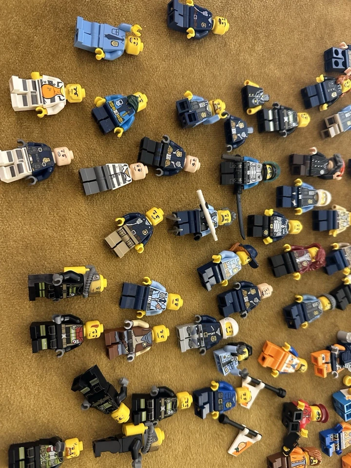 LEGO Police, Fire, & Space  Minifigure Lot  With Transport ++ - Image 2 of 4