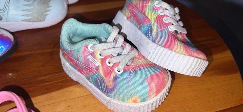 Lote de cinco zapatos para niña talla 4 Nike Puma Foto 4 de 4