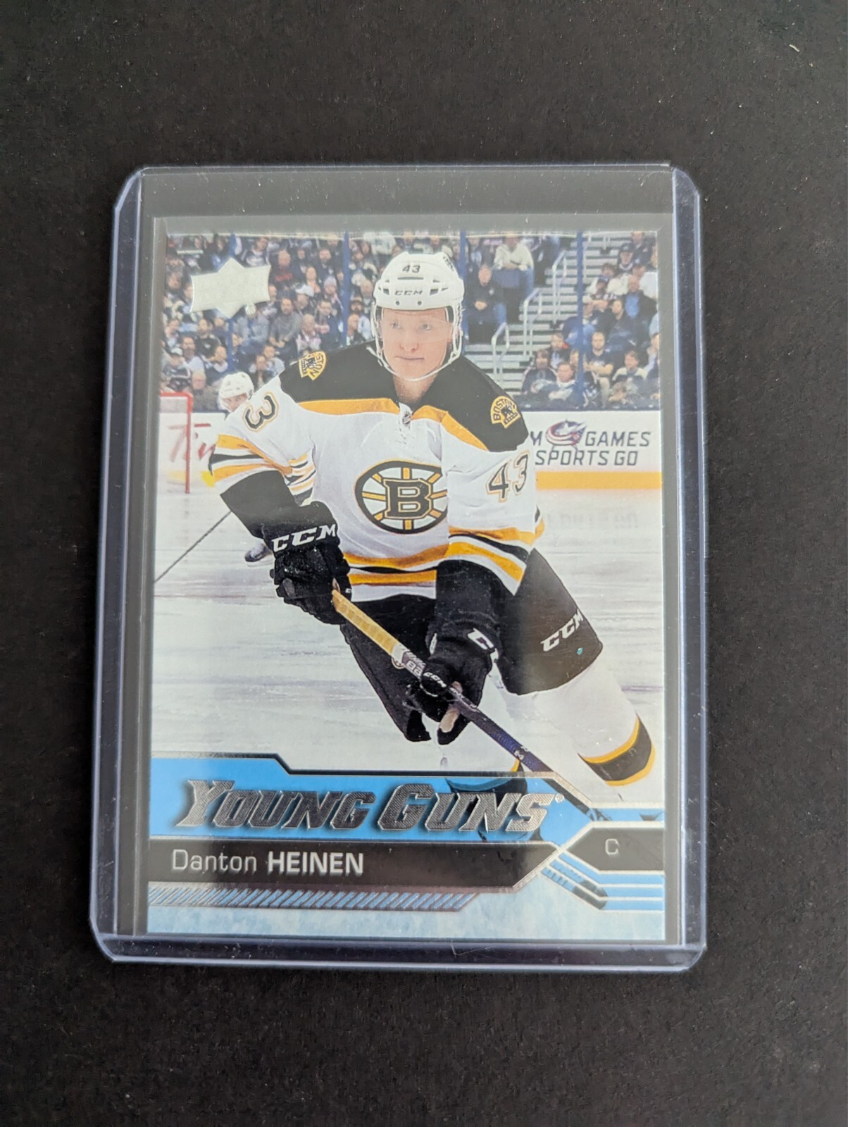 2016-17 Upper Deck Series 1 Danton Heinen Young Guns SP Rookie Card #209