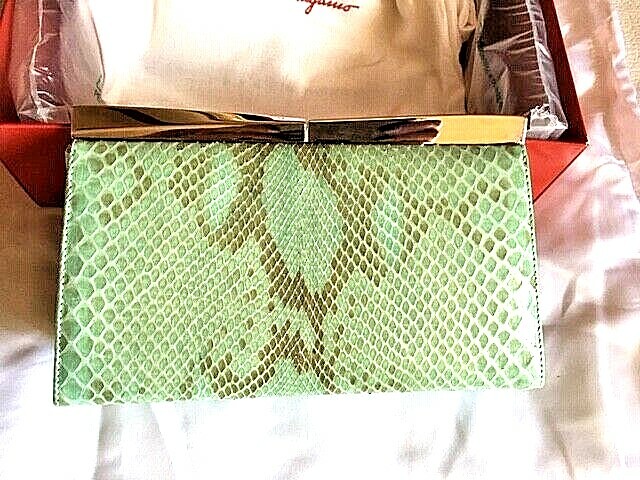 SALVATORE FERRAGAMO GREEN SNAKESKIN CLUTCH SILVER DETACHABLE SNAKE STRAP EUC image 5