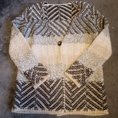 Vintage y2k late 90s Benetton Size M Knitted Super Soft Wool Mix Cardigan