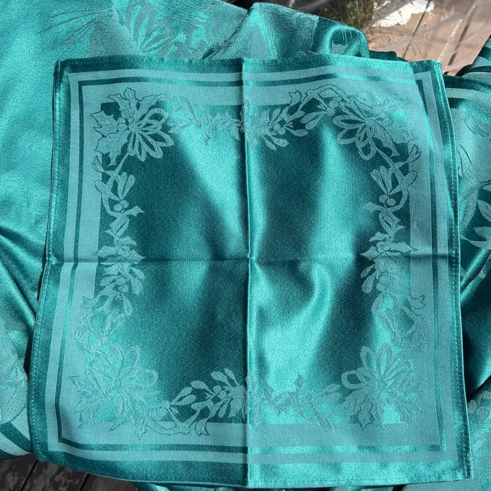 Vtg Emerald Green Damask Tablecloth 60x120 + 12 Green Napkins Floral Jacquard - Image 2 of 4