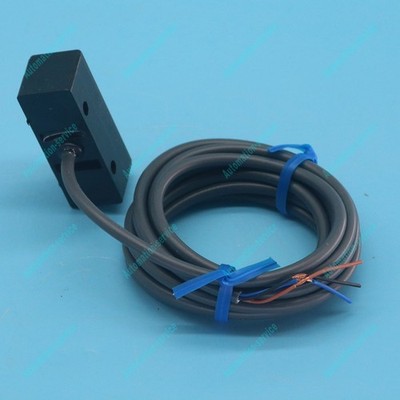 New OMRON TL-M2ME2 Proximity Switch Sensor TLM2ME2 12-24VDC Fast Delivery