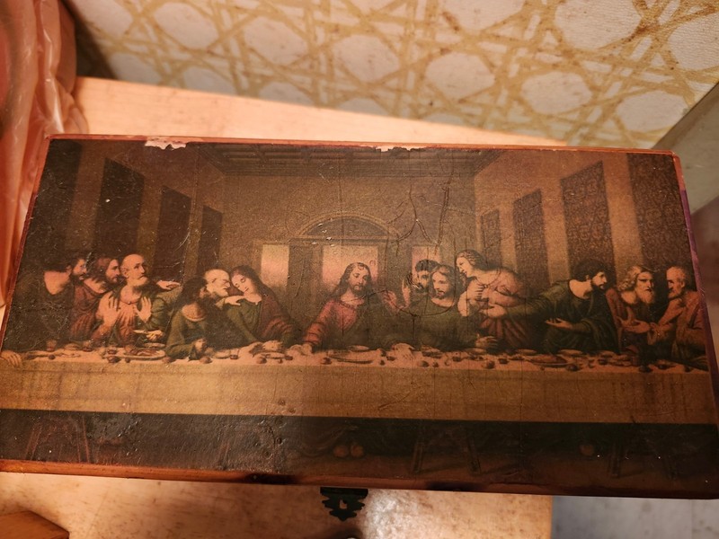 Vintage Last Supper Cedar Wood Hinged Lidded Box 10” Long 5” Wide 4" High