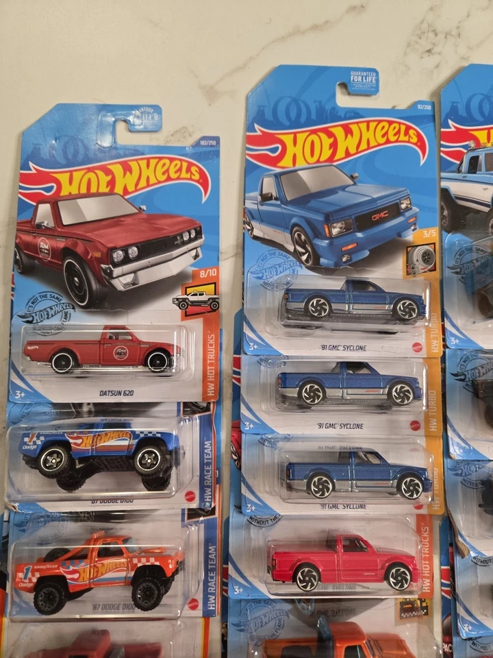 Hot Wheels|GMC Syclone|Dodge|Diecast|Grandes rellenos de medias 🎅 Foto 2 de 4