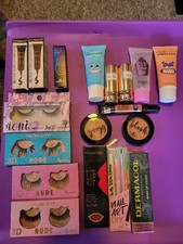 Assorted Women  s Makeup Set   Pink  Blue Shades