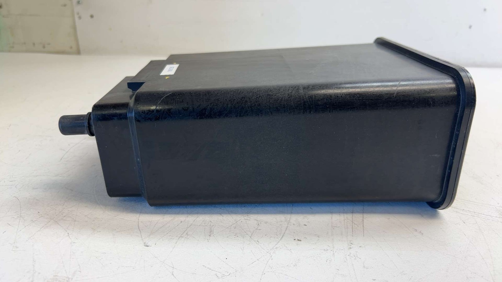03 04 05 06 07 08 09 10 11 2012 Maserati Quattroporte Fuel Vapor Canister 220074