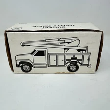 1994 ERTL Georgia Power Bucket Utility Truck 1/34 Diecast