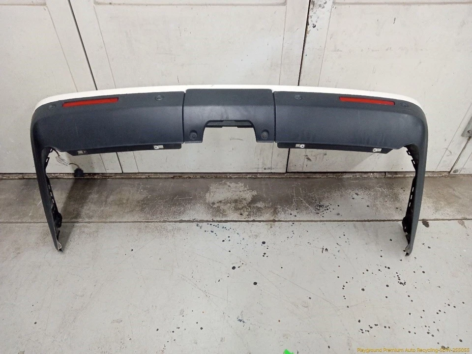 Land Rover LR4 Rear Bumper Cover With Parking Assist Sensor White Fits 2010-2016 Foto 4 de 4