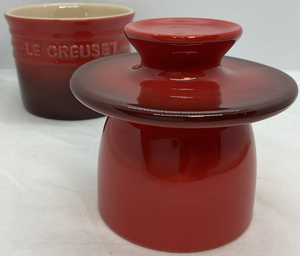 ル・クルーゼ　バターベル　RED Amazon.com | Le Creuset Stoneware Butter Crock, 6 oz