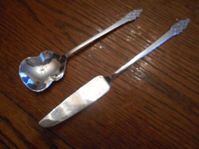 International Deep Silver 1968 TRIUMPH Pattern Sugar Spoon & Butter Knife 5306