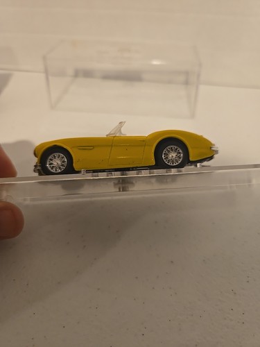 Vitesse 1955 173 Sports 100 Austin Healey - 1:43 Scale Model Convertible Yellow - Picture 17 of 21