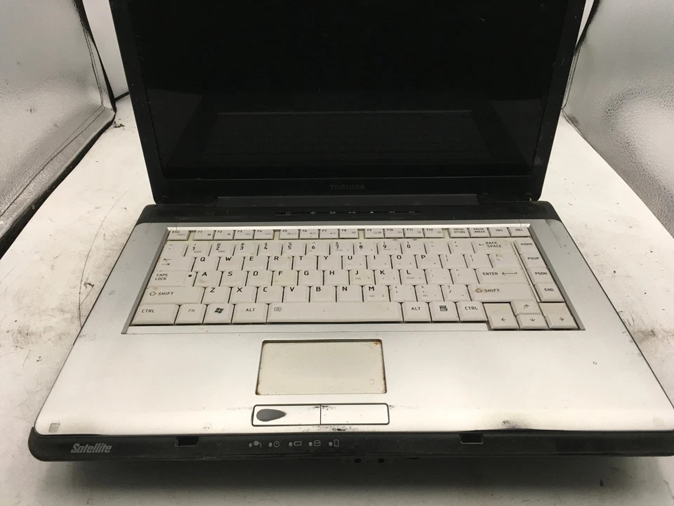 TOSHIBA SATELLITE A215-S7407 - PARA PIEZAS - AMD ATHLON X2 - SIN RAM - LEER DESC-BB Foto 3 de 4