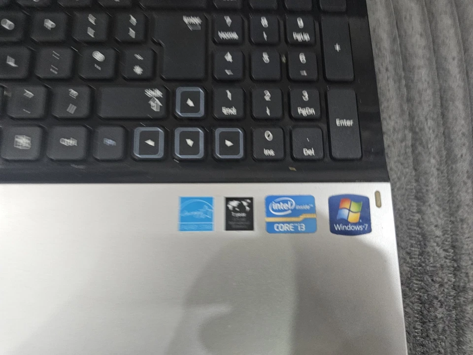 Samsung NP300E5A 15,6 Core i3 2,20 GHz 4 GB RAM 128 GB Ssd WINDOWS 10 COMPUTER PORTATILE - Immagine 4 di 4