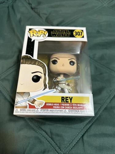 Funko Pop! Star Wars the Rise of Skywalker Rey #307 Vinyl Figure