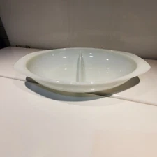 Vintage Pyrex Pearl White 1 1/2 Quart Divided Dish #1083 Made in USA Mid-Century