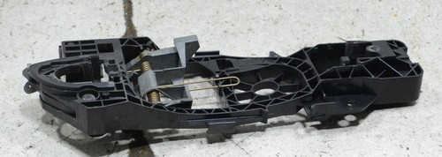 VW Passat 3C Variant Bj 06 Halter Rahmen Tür Griff vorne RECHTS #133935-H259