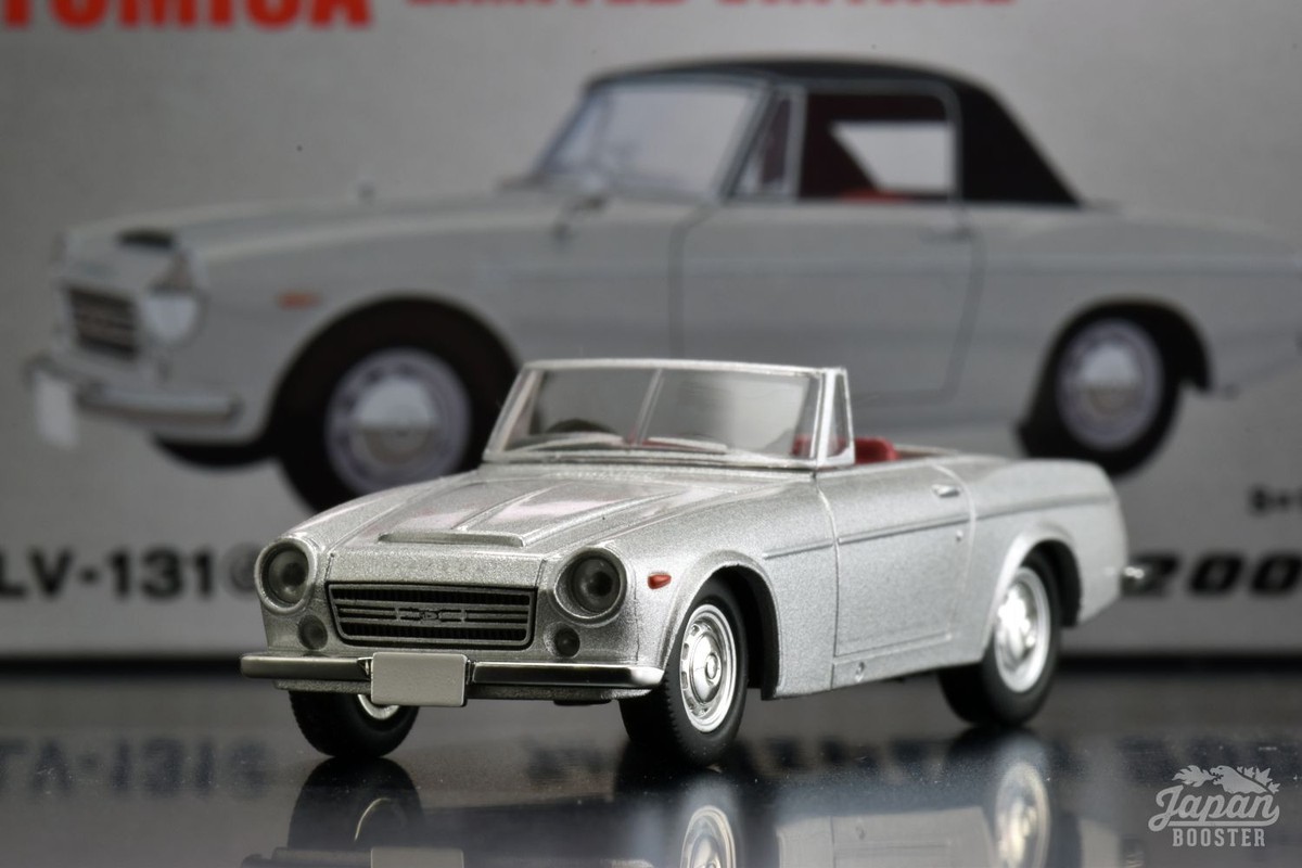 トミカ リミテッドヴィンテージ ダットサン フェアレディ 2000 所社長