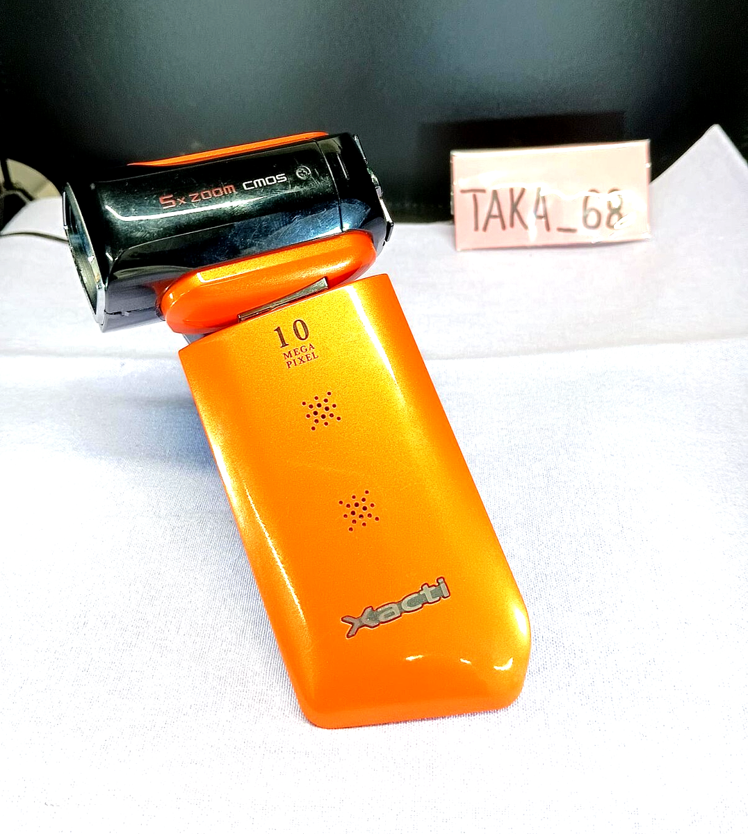 Excellent!! SANYO Xacti DMX-CG11 Orange 10.0 MP Digital Excellent!! SANYO Xacti DMX-CG11 Orange 10.0 MP Digital