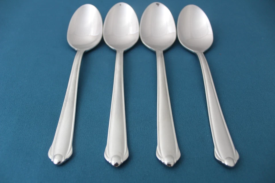 4 cucharaditas Mikasa Gerald Patrick CLÁSICO SATINADO 18/8 acero inoxidable Corea 6 1/4" Foto 2 de 4