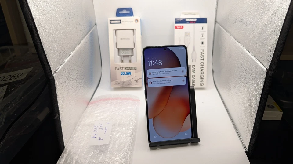 Xiaomi 13T Dual SIM 256GB Schwarz Neuwertig ohne Folie - Bild 2 von 4