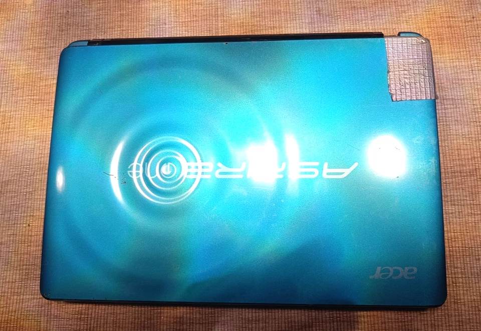 Acer Aspire One 772 - 12 Zoll - AMD C60 4GB, blau, betriebsbereit, Gehäuse defek - Bild 3 von 4