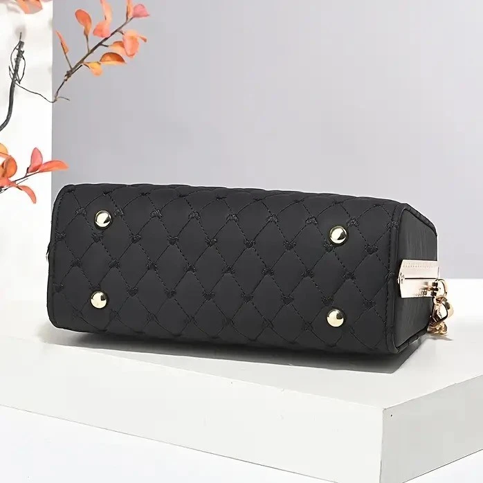 Stylish High-End Unique Design Red Patent Crossbody Handbag Shape Versatile Shou - Image 2 of 4