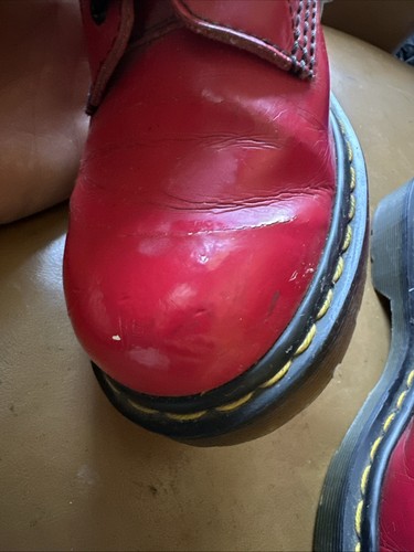 Bin DR MARTENS Ladies Size UK 5 1450 Red Patent Shiny - Picture 16 of 17