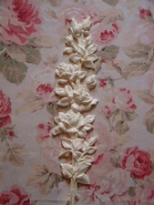 ROSES & LEAVES STEM CENTER LG. SEMI-FLEXIBLE Furniture Applique Pediment