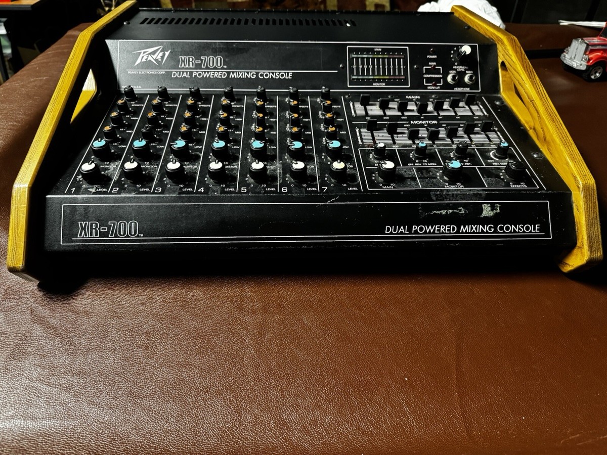 Peavey Xr 700 Dual powered mixer 7 Channels Used in A church never