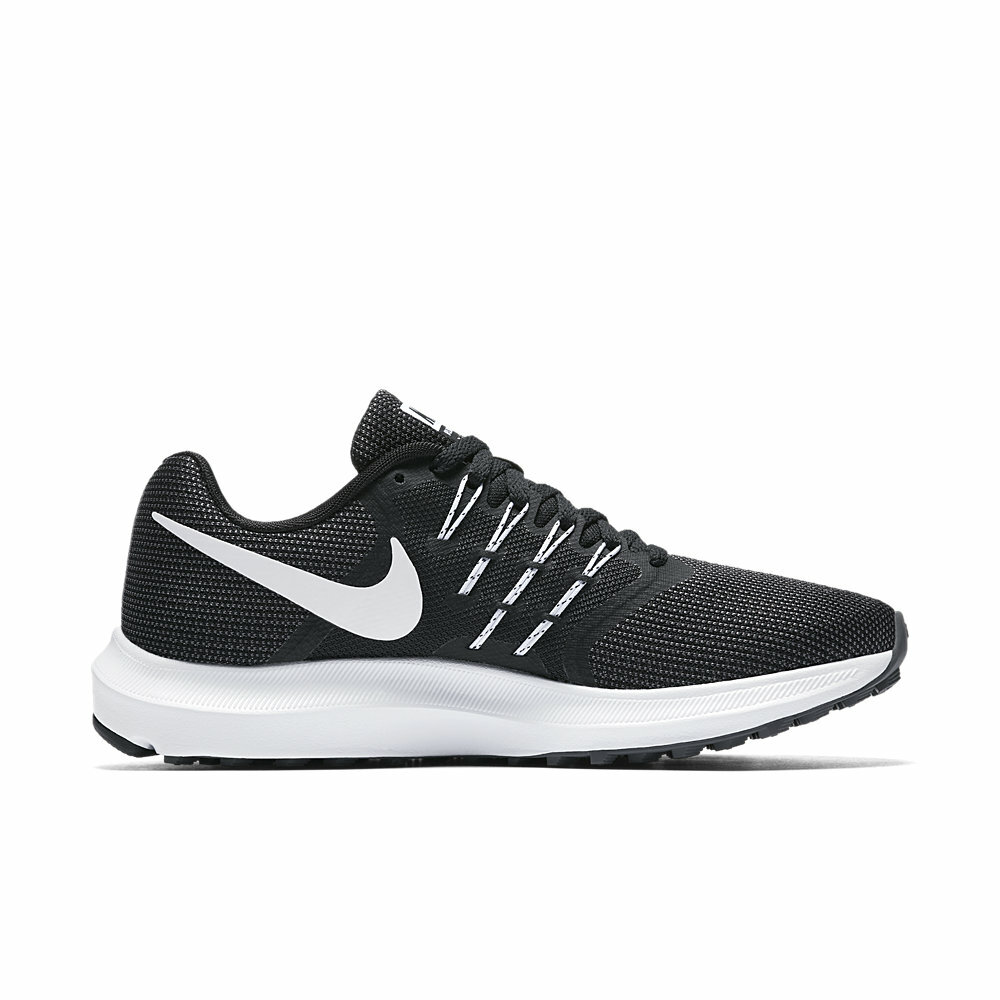 nike swift run trainers