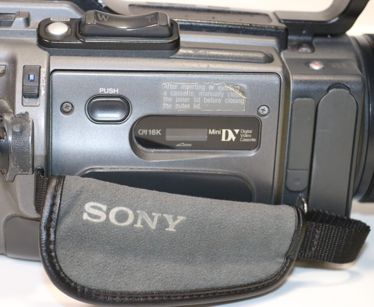 Sony DSR-PD170 DVCAM Mini DV Camcorder Tested & Works Sony DSR-PD170 DVCAM Mini DV Camcorder Tested & Works