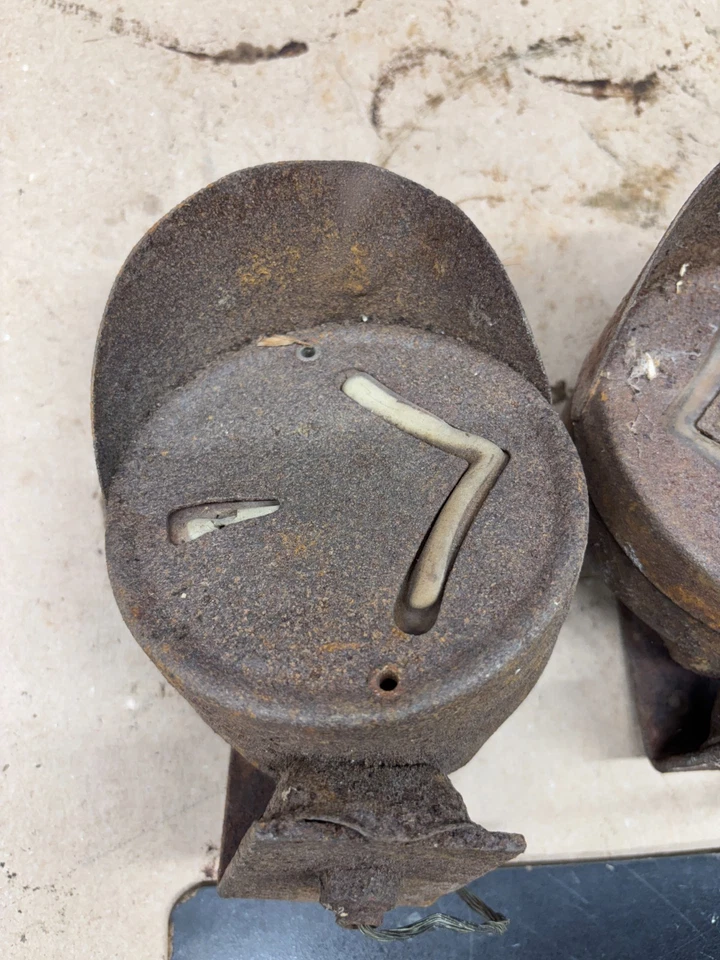 JUEGO DE SEÑALES DE GIRO HOT RAT ROD DE COLECCIÓN PAR PÁTINA ÁSPERA RATROD FORD CHEVY Foto 3 de 4