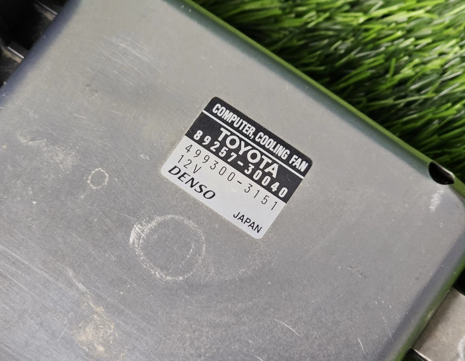 Computadora de refrigeración por ventilador Lexus LS430 2001-2006 Toyota Sienna 2003-2006 89257-30040 Foto 2 de 4