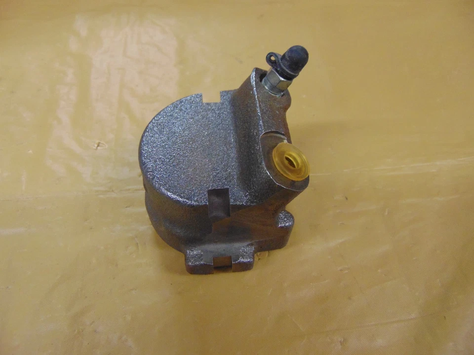 PINZA DELANTERA DERECHA DATSUN 1600 BLUEBIRD LAUREL 710 140J 160J VIOLETA 1968-75 Foto 3 de 4