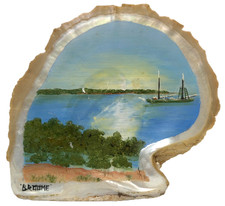VINTAGE SEASCAPE PAINTED BROOME PEARL CLAM SEA SHELL - NICE OLD DECORATIVE PIECE