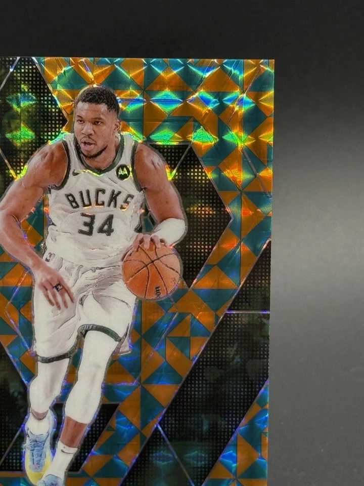 2024-25 Panini Mosaico Giannis Antetokounmpo Teselación Refractor/15 Foto 4 de 4