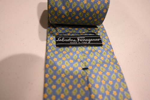 Salvatore Ferragamo babyblau Blatt Blume skurrile Seidenkrawatte Made Italy - Bild 2 von 2
