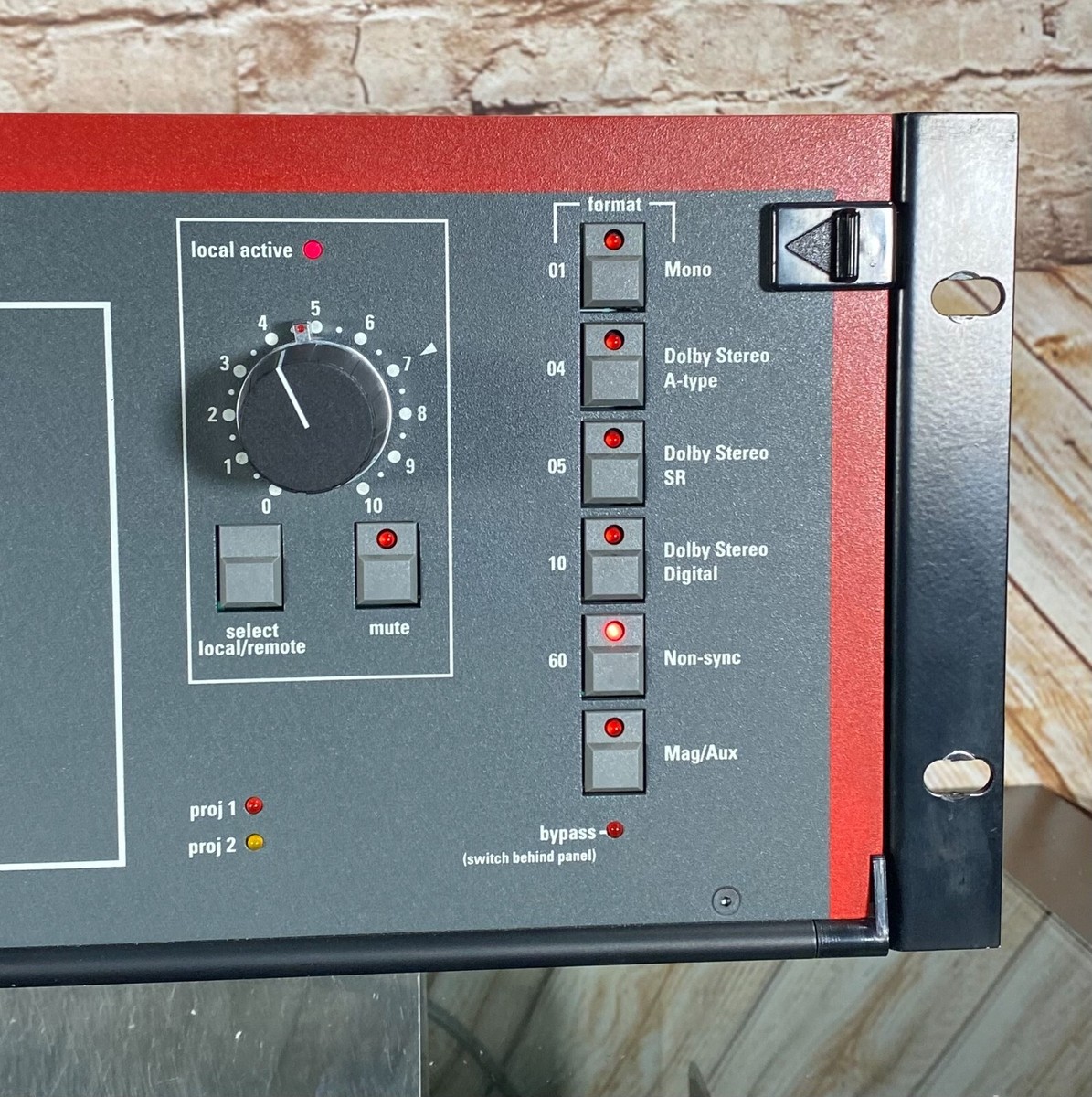 Dolby Model CP65 Stereo Analog 6-Channel Cinema Sound Dolby Model CP65 Stereo Analog 6-Channel Cinema Sound
