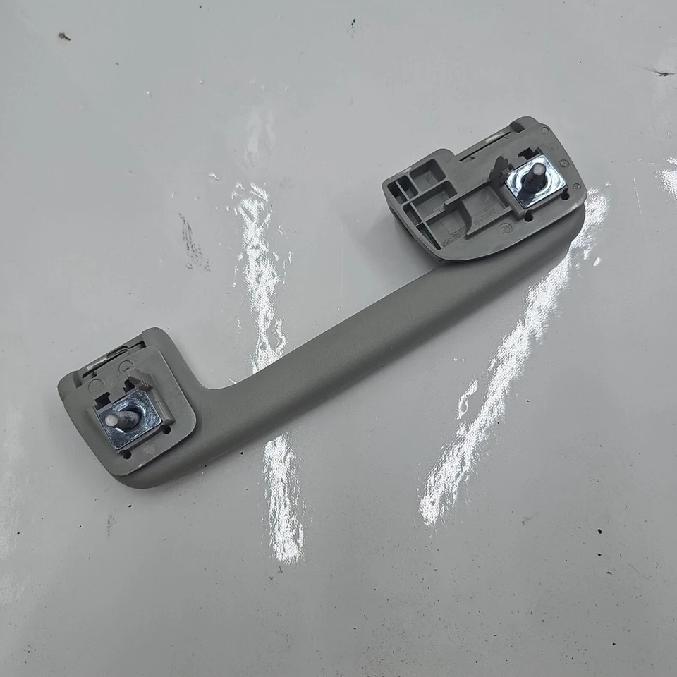 07-13 CHEVY SILVERADO GRAB HANDLE P/N 654129907 w/COAT HOOK GMC SIERRA OEM GM - Image 2 of 2