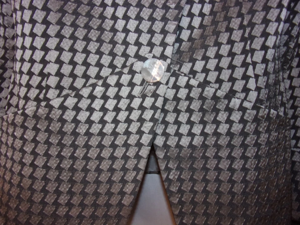 Ladies Giorgio Armani Silver / Gray  Geometric  Pant Suit 38 Stunning - Image 4 of 4