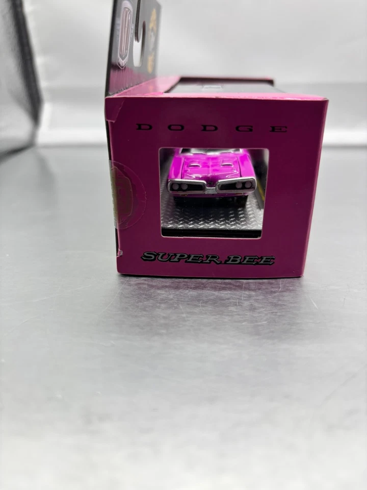 M2 Machines  (Super Bee )-  (1970 Dodge Coronet "Super Bee" Hemi) - Image 3 of 4