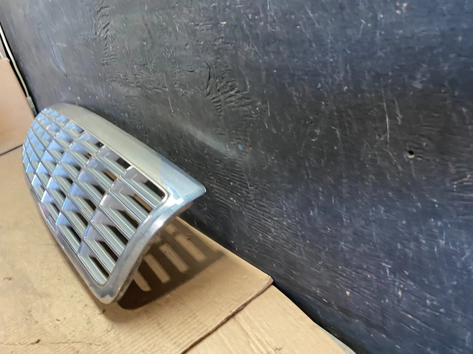 Chevrolet Caprice 1991 a 1996 parrilla delantera P6245 PS Foto 2 de 4