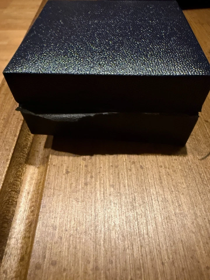 Gemelos Burberry nueva caja dañada Foto 4 de 4